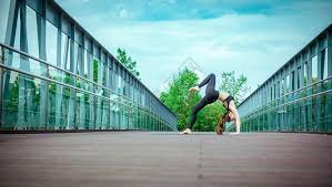 2000年代初期攻防一体，三分命中率37.5%，顶级协防者。