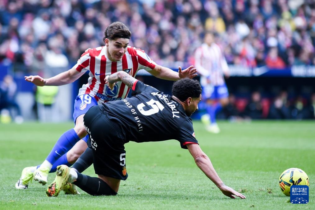 1韦德：飞机上莱利没收了詹姆斯的饼干 我预感他会离开